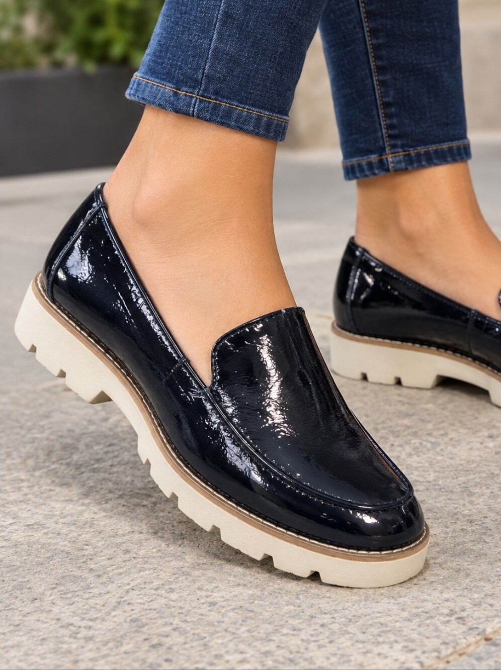 🆕️ Vionic 'Kensley' Black Patent Slip-On Loafers with White Lug Sole